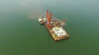 高清航拍电力高压电缆海底铺设施工视频的预览图
